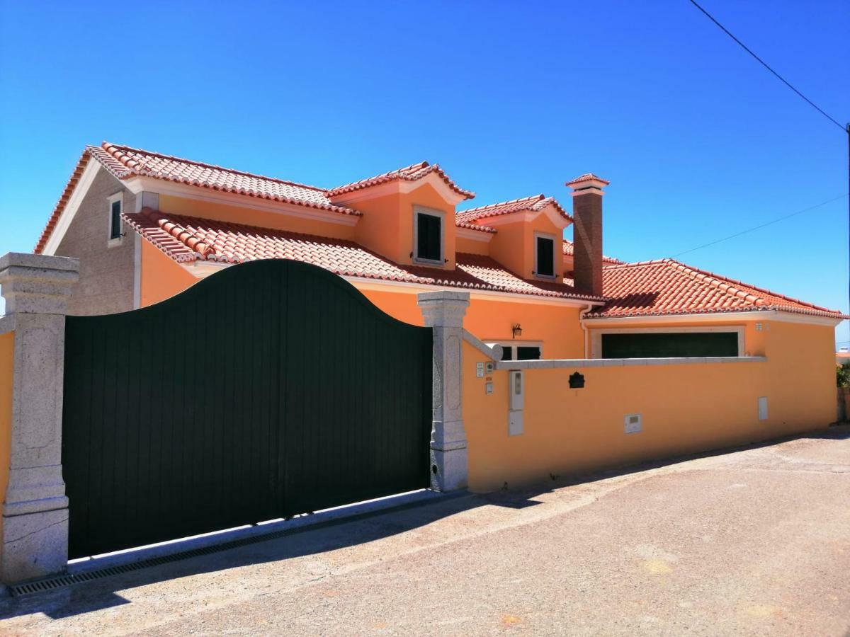 D'yellow House - And Countryside Holiday home Carqueja
